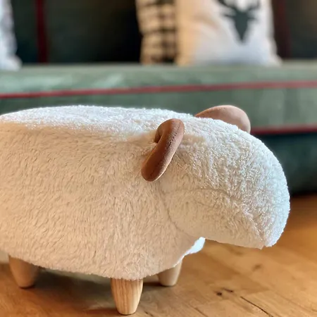 Charming Ground Floor Flat With Breathtaking Views *