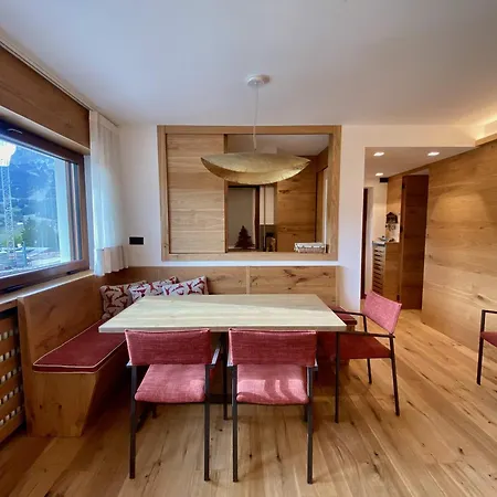 Charming Ground Floor Flat With Breathtaking Views *